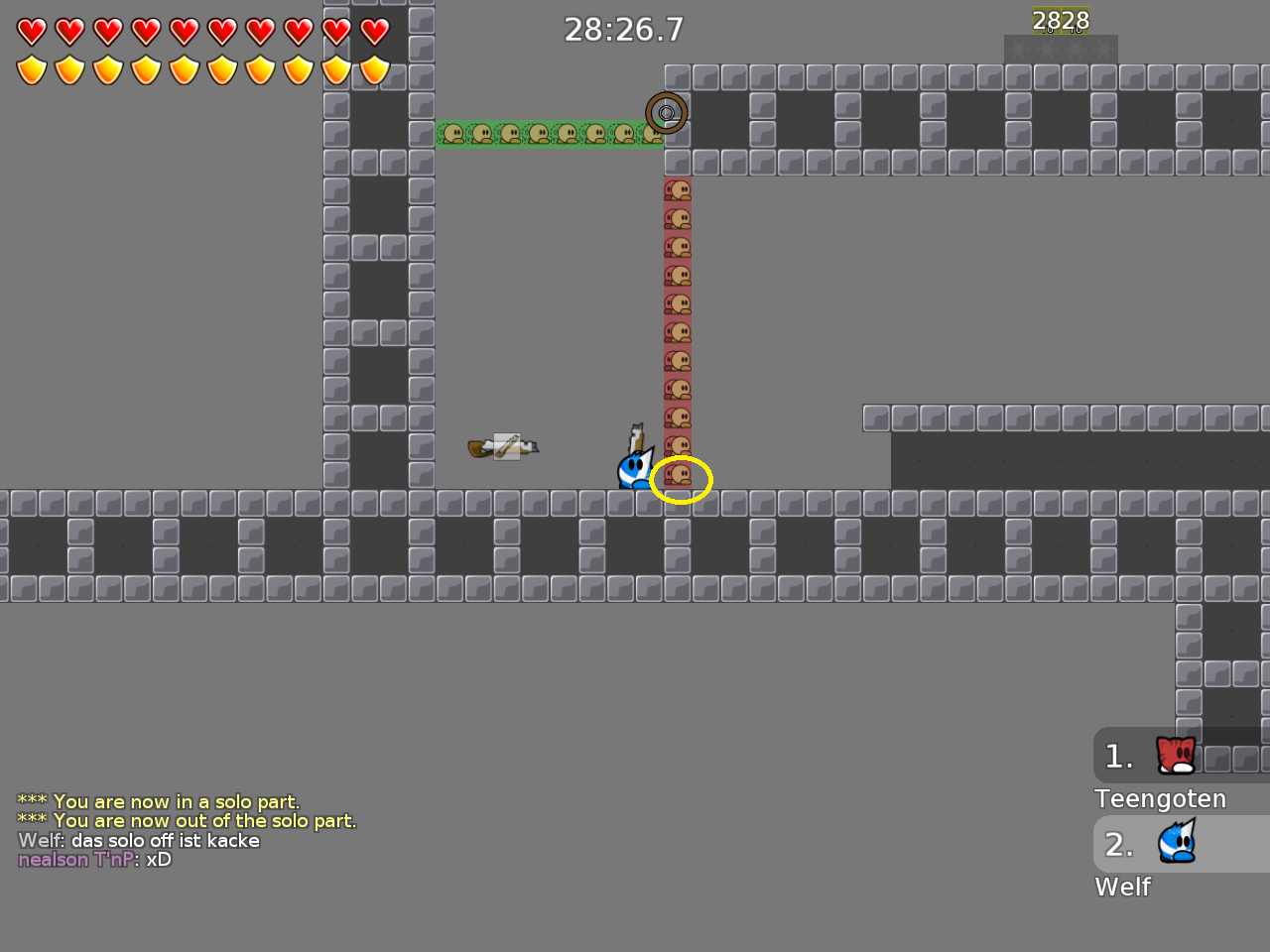 can you move solo to the right? here its annoying because both players shot the ceiling from here